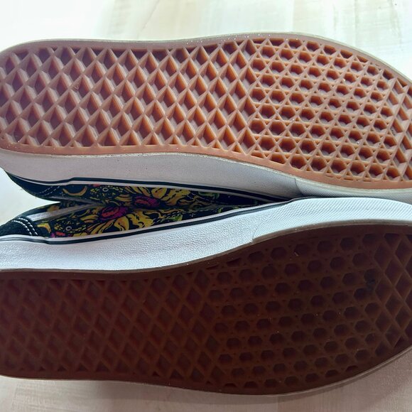 100888 Vans Old Skool Skull Flames Black Size 8 / 9.5  **USED** - Picture 4 of 5